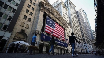 ABD Ekonomisi Beklentileri Aştı: Fed Faiz İndirimleri ve Piyasa Tepkileri